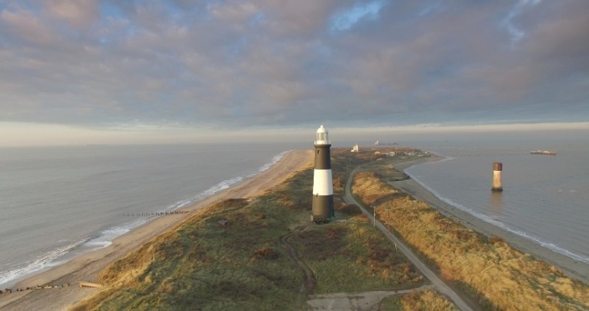  Spurn Point looking south © George Stoyle