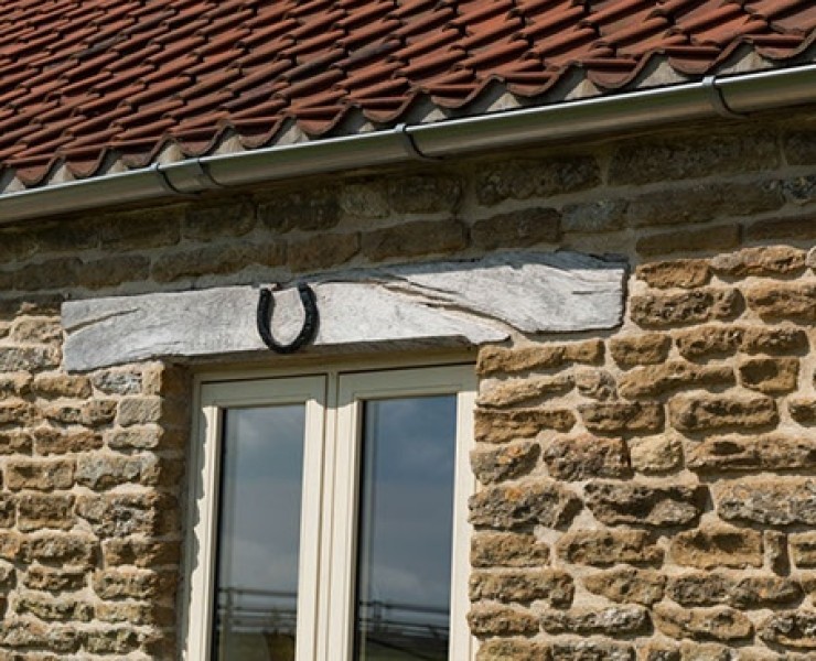 Folly Gill - Stylish Stays
